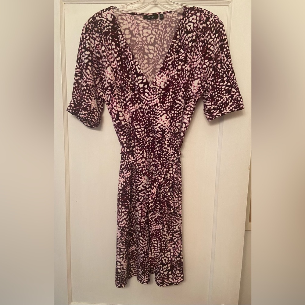 Adorable Apt. 9 faux wrap dress